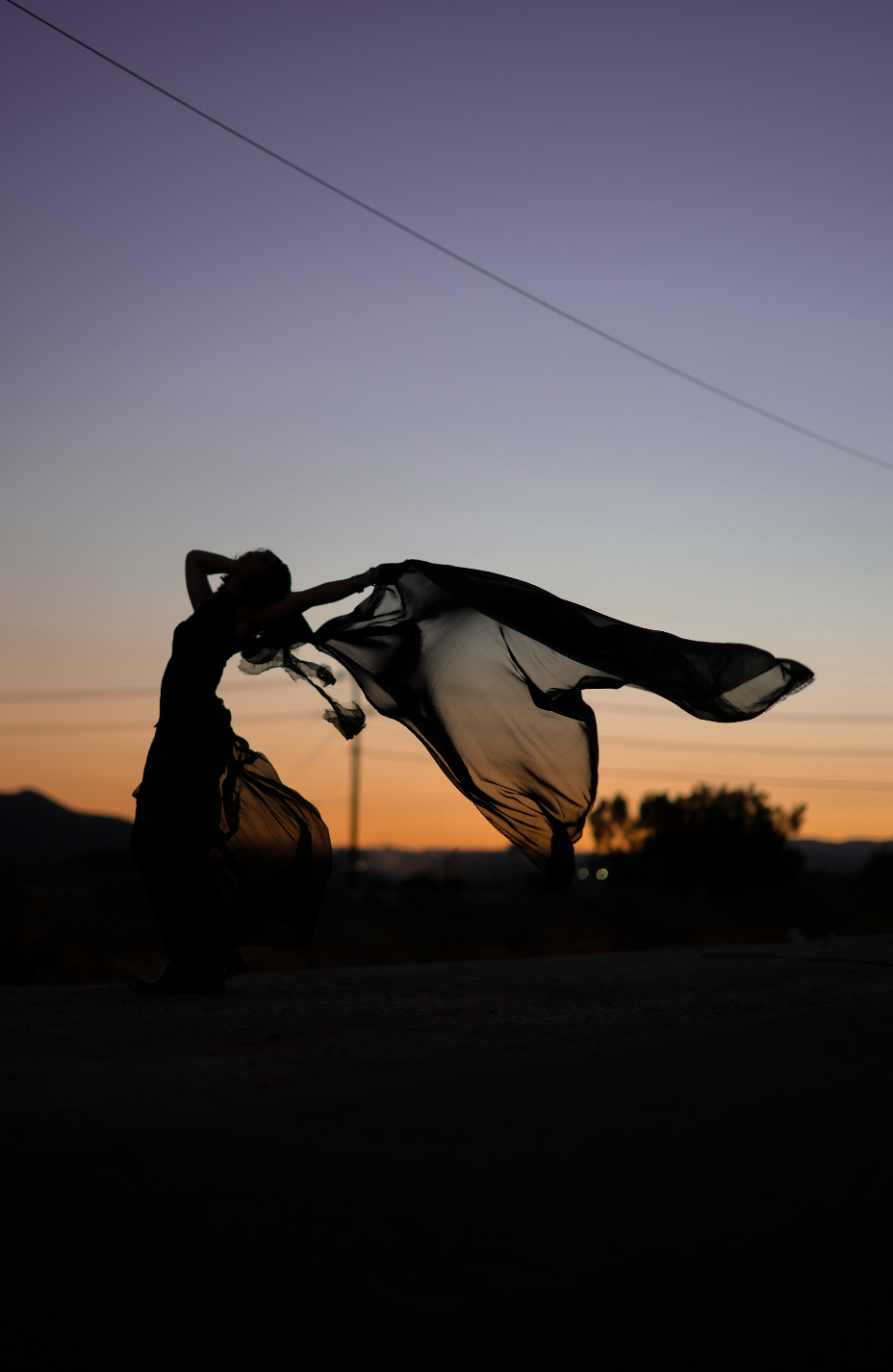 “릴리 멕다치와 토마스 듀린이 전하는 ‘오버 더 웨이’의 감성 이야기” 1 오버 더 웨이 바이 릴리 멕다치